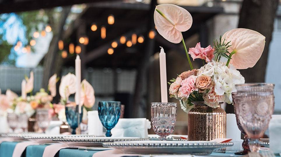 Dancing-overgnat-decorations-detables